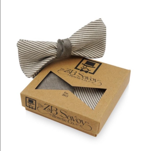 ZB Savoy Gray Victorian Garden Floral Bow Tie - Picture 3 of 8